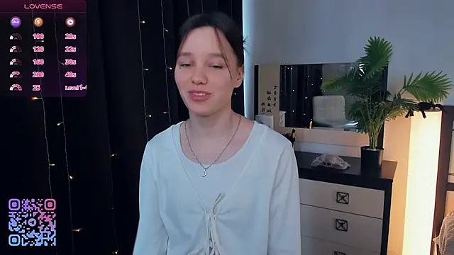 Snapshot of EdinaCordner chatting on March 14, 2025, 7:15 am EdinaCordner online show from March 14, 2025, 7:15 am