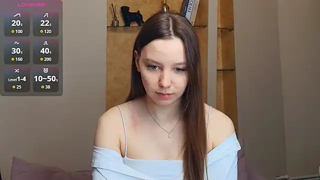 Snapshot of EdinaCordner chatting on December 3, 2025, 10:36 am EdinaCordner online show from December 3, 2025, 10:36 am