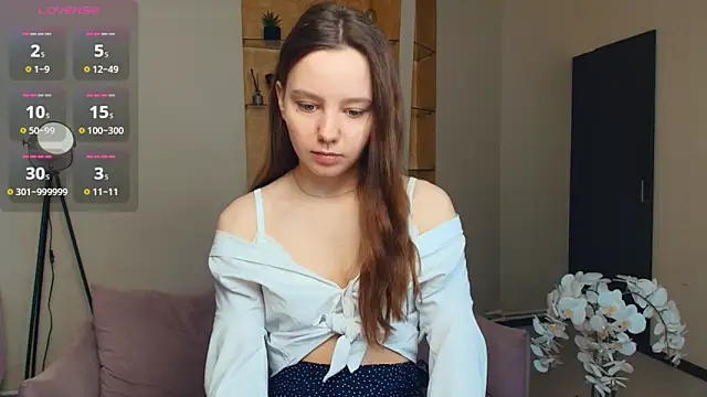 Snapshot of EdinaCordner chatting on November 28, 2025, 10:15 am EdinaCordner online show from November 28, 2025, 10:15 am