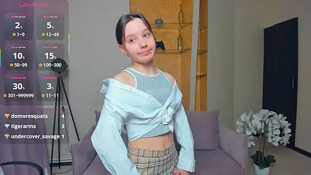 Snapshot of EdinaCordner chatting on September 26, 2025, 10:44 am EdinaCordner online show from September 26, 2025, 10:44 am