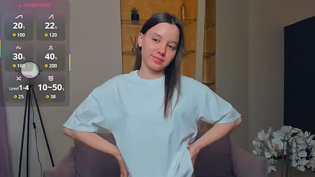 Snapshot of EdinaCordner chatting on October 2, 2025, 10:07 am EdinaCordner online show from October 2, 2025, 10:07 am