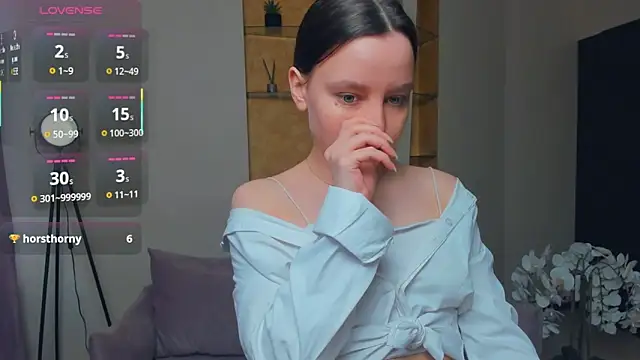 Snapshot of EdinaCordner chatting on October 3, 2025, 11:34 am EdinaCordner online show from October 3, 2025, 11:34 am