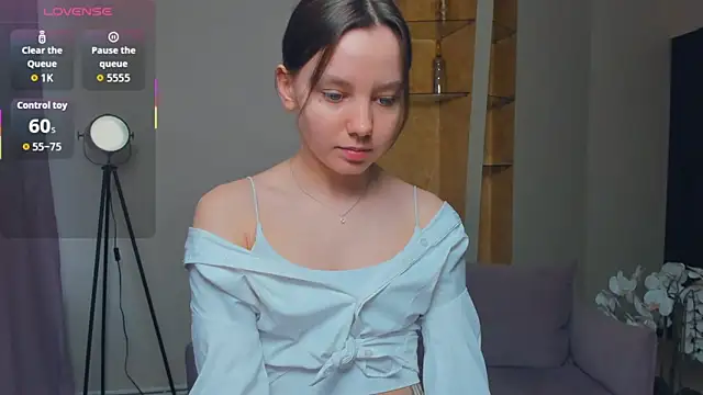 Snapshot of EdinaCordner chatting on September 22, 2025, 10:21 am EdinaCordner online show from September 22, 2025, 10:21 am