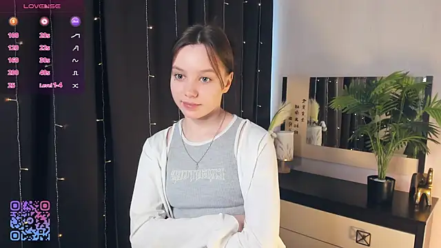 Snapshot of EdinaCordner chatting on March 12, 2025, 7:24 am EdinaCordner online show from March 12, 2025, 7:24 am