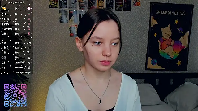 Snapshot of EdinaCordner chatting on March 23, 2025, 6:58 am EdinaCordner online show from March 23, 2025, 6:58 am