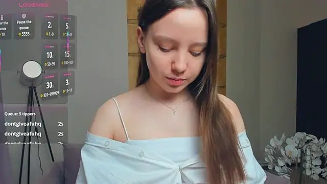 Snapshot of EdinaCordner chatting on October 25, 2025, 11:42 am EdinaCordner online show from October 25, 2025, 11:42 am