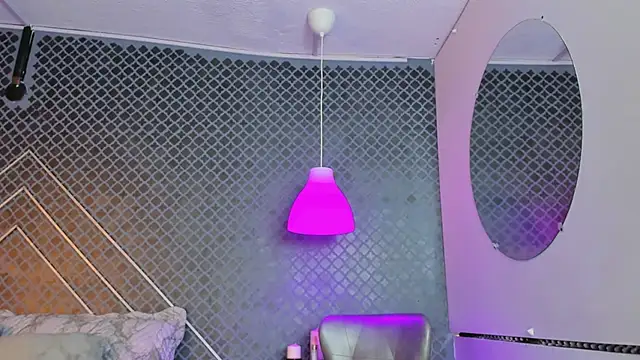 Snapshot of Aleja_bloom chatting on September 26, 2025, 3:52 pm Aleja bloom online show from September 26, 2025, 3:52 pm