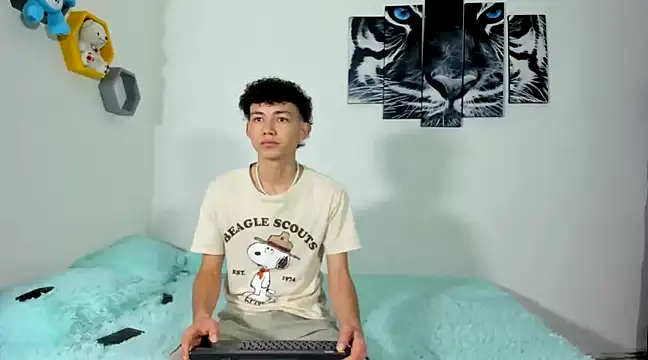 Snapshot of Maxxi_hot23 chatting on March 8, 2025, 3:02 pm Maxxi hot23 online show from March 8, 2025, 3:02 pm