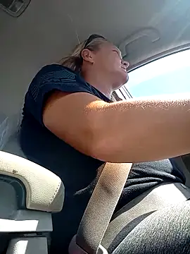 wetnwildforyou online show from September 14, 2025, 7:14 pm