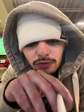 papiVilla23 online show from December 21, 2025, 12:35 am