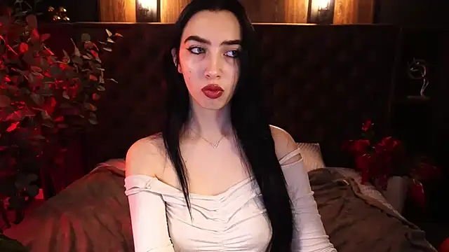 Snapshot of WildKittenX_ chatting on November 6, 2025, 6:39 am WildKittenX online show from November 6, 2025, 6:39 am