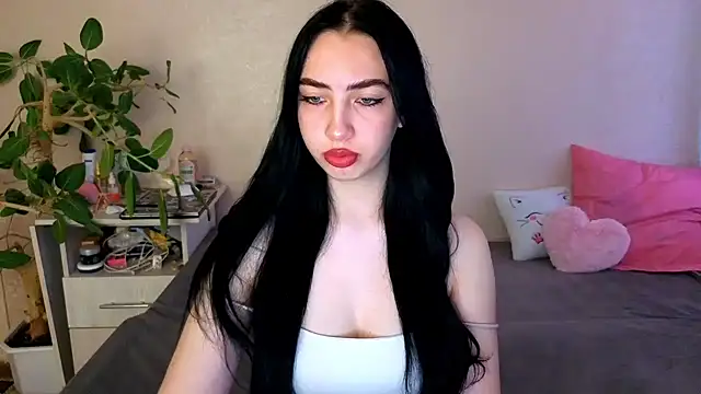 Snapshot of WildKittenX_ chatting on June 14, 2026, 4:03 am WildKittenX online show from June 14, 2026, 4:03 am