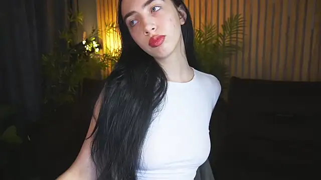 Snapshot of WildKittenX_ chatting on October 24, 2025, 5:39 am WildKittenX online show from October 24, 2025, 5:39 am