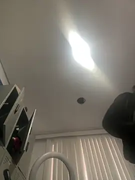 Snapshot of Mila_LS chatting on November 27, 2025, 1:00 pm Mila LS online show from November 27, 2025, 1:00 pm