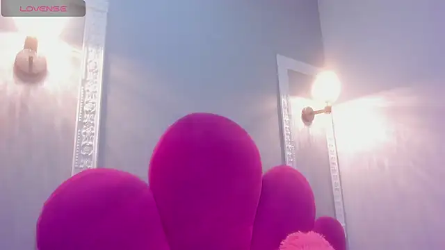 Snapshot of Bonniie_22 chatting on December 4, 2025, 2:05 pm Bonniie 22 online show from December 4, 2025, 2:05 pm