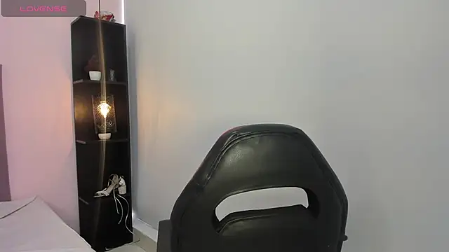 Snapshot of Bonniie_22 chatting on March 18, 2025, 7:55 pm Bonniie 22 online show from March 18, 2025, 7:55 pm