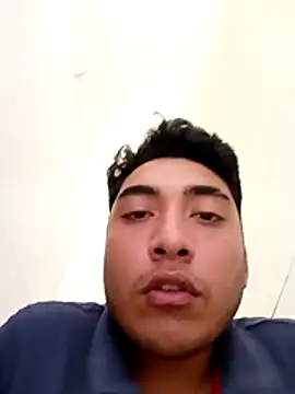 crisssalazar online show from April 14, 2026, 6:35 pm