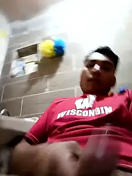 crisssalazar online show from January 13, 2026, 1:42 am