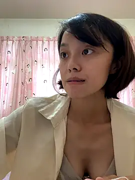 ladypaggy online show from November 3, 2025, 6:51 am