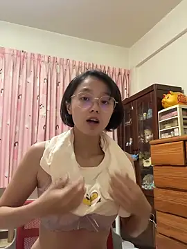 Snapshot of ladypaggy chatting on April 20, 2026, 3:35 pm ladypaggy online show from April 20, 2026, 3:35 pm