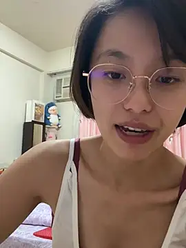 Snapshot of ladypaggy chatting on April 27, 2026, 2:37 pm ladypaggy online show from April 27, 2026, 2:37 pm
