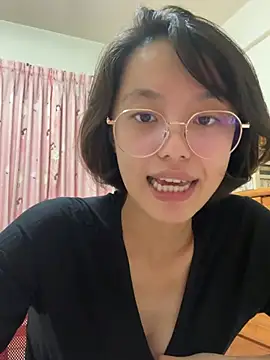 ladypaggy online show from April 7, 2026, 1:35 pm