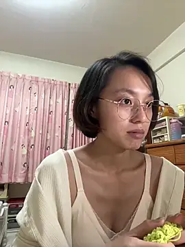 ladypaggy online show from March 27, 2026, 2:07 pm