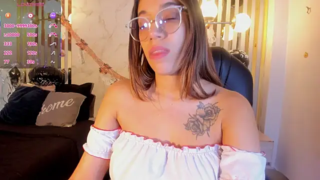 Snapshot of Oriana_gh chatting on October 25, 2025, 3:38 am Oriana gh online show from October 25, 2025, 3:38 am