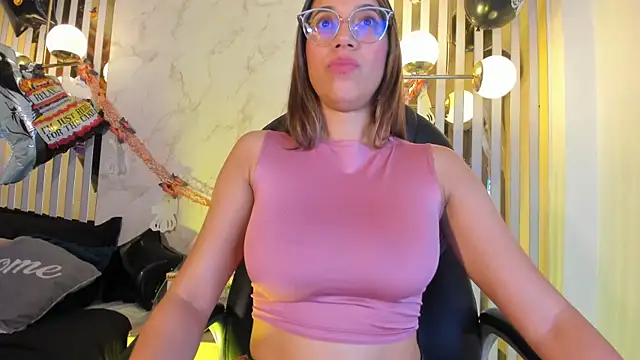 Snapshot of Oriana_gh chatting on October 31, 2025, 3:36 am Oriana gh online show from October 31, 2025, 3:36 am