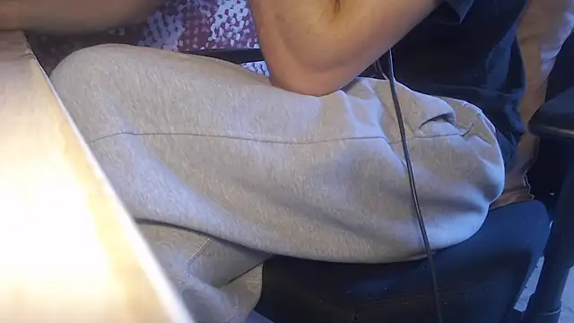 GreekDaddyNickOfficial online show from November 4, 2025, 8:18 am