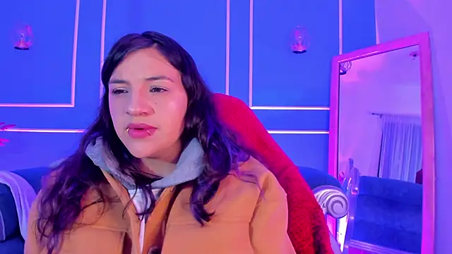 Snapshot of TaraTaylorr chatting on January 6, 2026, 2:37 am TaraTaylorr online show from January 6, 2026, 2:37 am