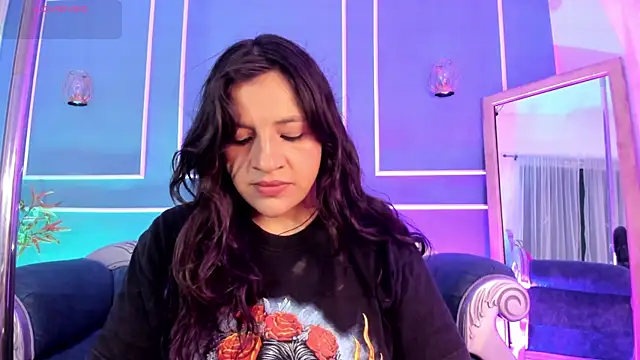 TaraTaylorr online show from November 25, 2025, 7:03 pm