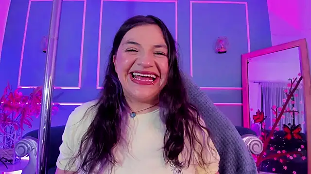 Snapshot of TaraTaylorr chatting on February 20, 2026, 3:25 am TaraTaylorr online show from February 20, 2026, 3:25 am