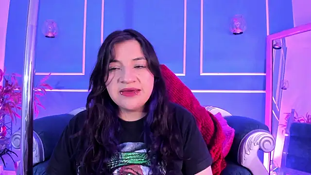 Snapshot of TaraTaylorr chatting on January 11, 2026, 2:51 am TaraTaylorr online show from January 11, 2026, 2:51 am