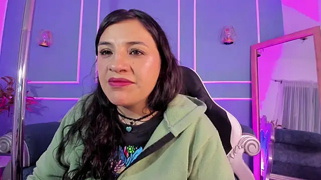 TaraTaylorr online show from October 15, 2025, 2:21 am