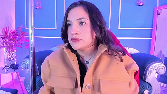 Snapshot of TaraTaylorr chatting on January 16, 2026, 2:48 am TaraTaylorr online show from January 16, 2026, 2:48 am