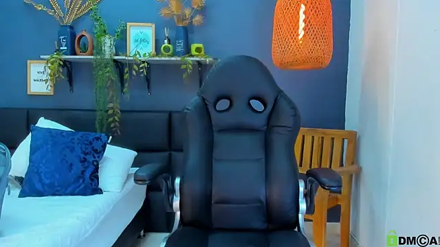 yessila parker online show from January 17, 2026, 10:41 am