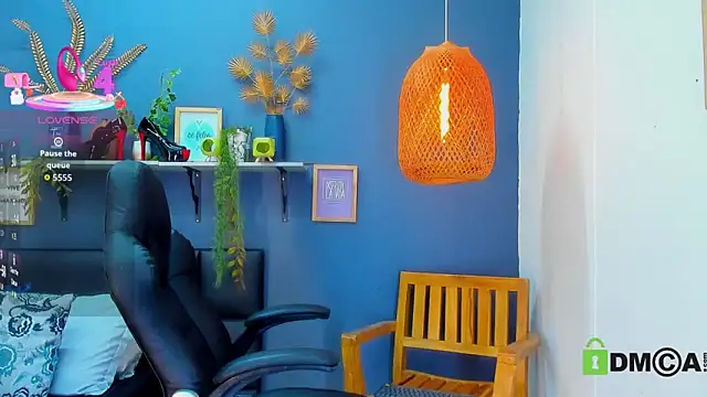 Snapshot of yessila_parker chatting on May 3, 2026, 8:52 am yessila parker online show from May 3, 2026, 8:52 am