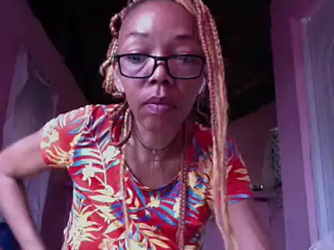 Snapshot of Ladyzee25 chatting on June 4, 2026, 11:09 pm Ladyzee25 online show from June 4, 2026, 11:09 pm