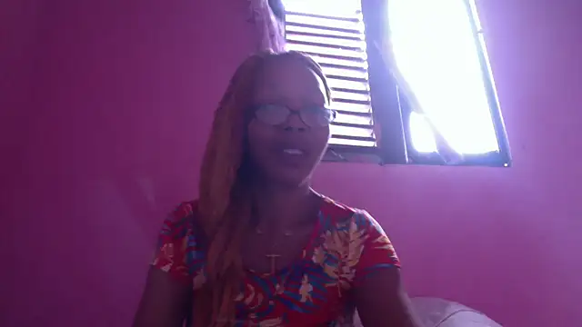 Ladyzee25 online show from November 28, 2025, 4:40 pm