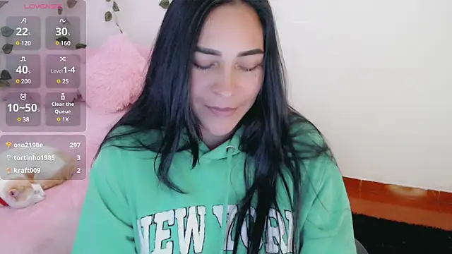 luna lgomez  online show from March 13, 2025, 2:23 pm