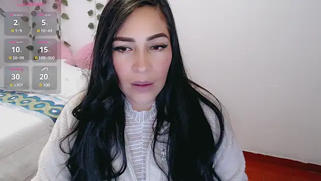 luna lgomez  online show from March 21, 2025, 11:12 am