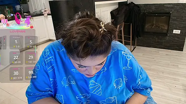 Snapshot of Layla- chatting on November 27, 2025, 11:43 am Layla- online show from November 27, 2025, 11:43 am