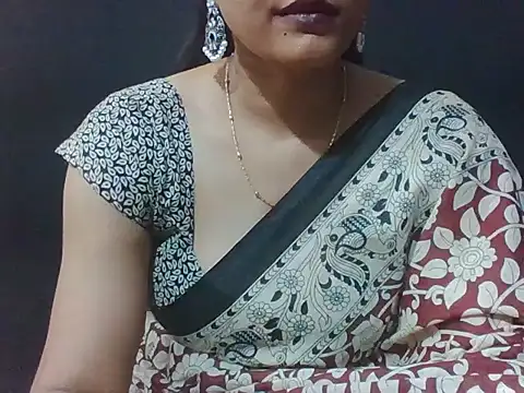 Snapshot of sugandha_bhabhi chatting on June 8, 2026, 4:29 pm sugandha bhabhi online show from June 8, 2026, 4:29 pm