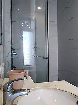 freakydesi online show from December 15, 2025, 5:13 am