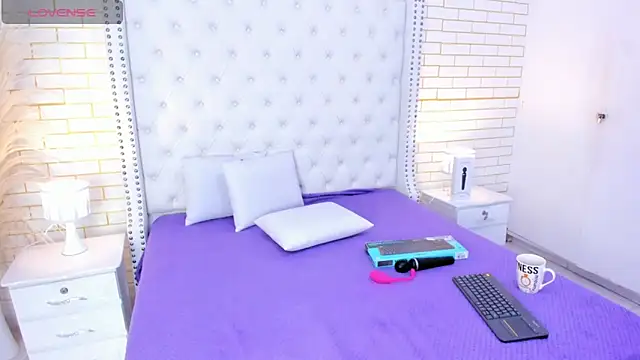 Snapshot of Emilly_wilson_ chatting on November 21, 2025, 11:53 am Emilly wilson online show from November 21, 2025, 11:53 am