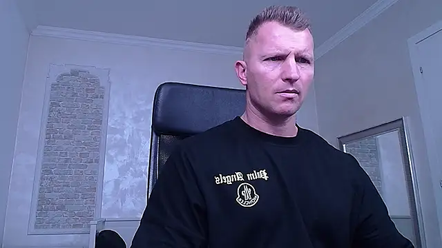 RomeoMalcolm online show from March 18, 2025, 5:34 am