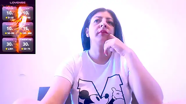 Snapshot of Alina_eve chatting on October 25, 2025, 7:51 am Alina eve online show from October 25, 2025, 7:51 am