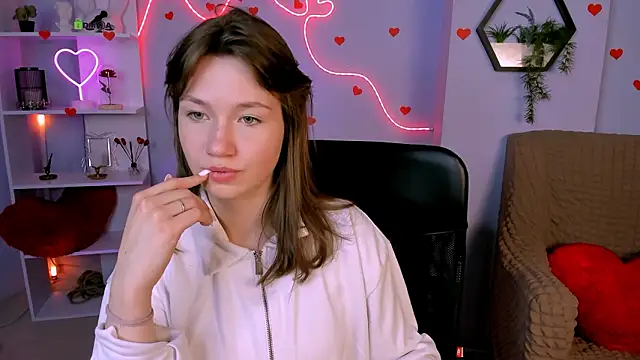 Snapshot of helli_belli chatting on February 11, 2026, 7:47 pm helli belli online show from February 11, 2026, 7:47 pm