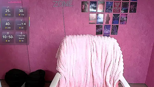 Snapshot of Fiona_Night chatting on December 18, 2025, 6:07 am Fiona Night online show from December 18, 2025, 6:07 am